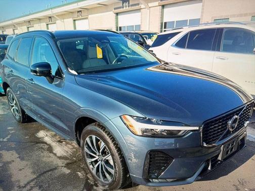 2024 Volvo XC60 B5 Plus Dark Theme