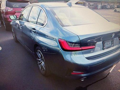 2021 BMW 330 i xDrive