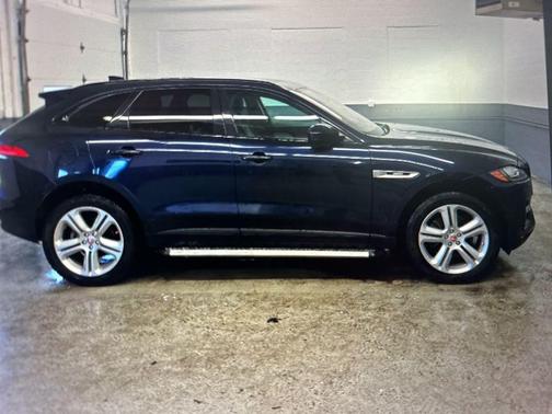 2017 Jaguar F-PACE 35t R-Sport