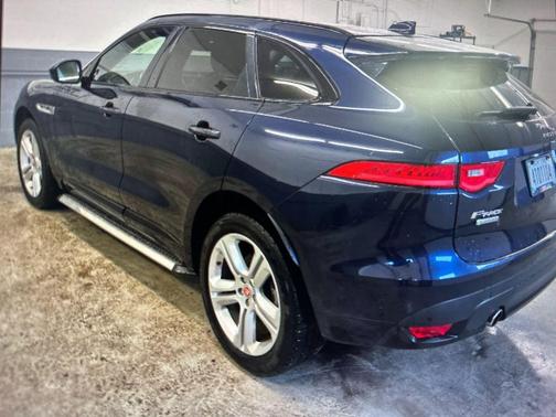 2017 Jaguar F-PACE 35t R-Sport