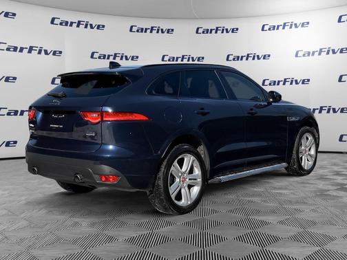 2017 Jaguar F-PACE 35t R-Sport