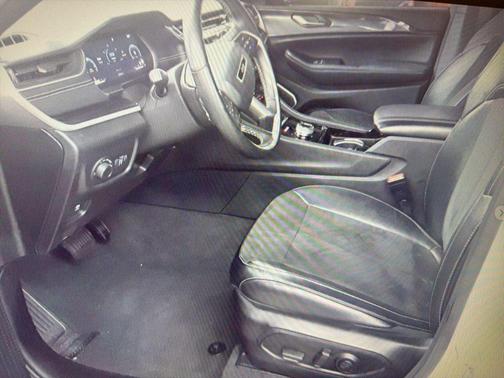 2022 Jeep Grand Cherokee L Altitude