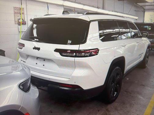 2022 Jeep Grand Cherokee L Altitude