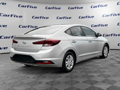 2019 Hyundai ELANTRA SE