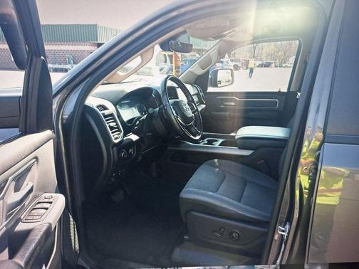 Granite Crystal Metallic Clearcoat 2020 RAM 1500 Big Horn/Lone Star