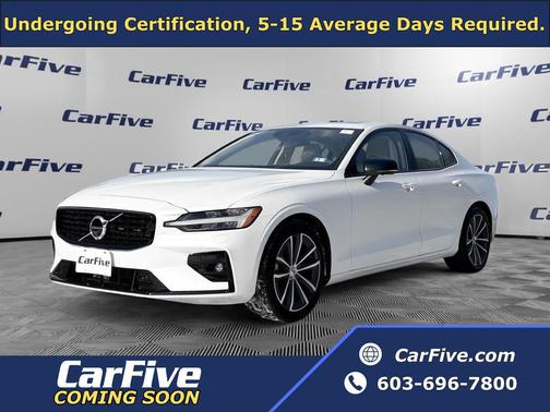 2022 Volvo S60 T5 Momentum