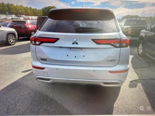 2023 Mitsubishi Outlander PHEV SEL