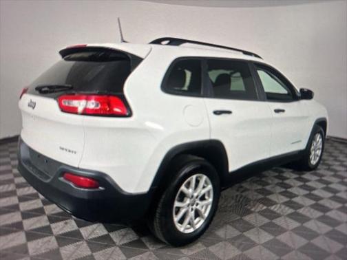 2016 Jeep Cherokee Sport