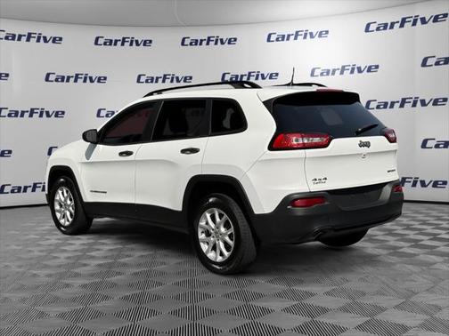 2016 Jeep Cherokee Sport