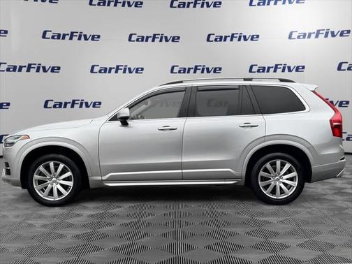 2016 Volvo XC90 T6 Momentum