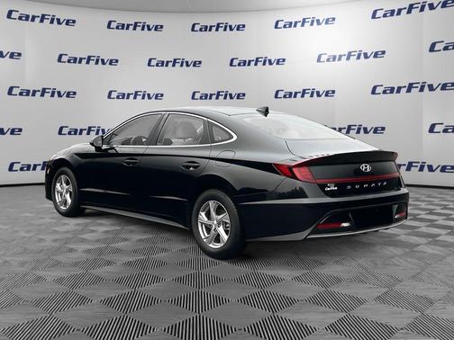 2022 Hyundai SONATA SE