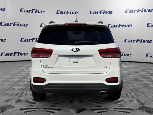 2019 Kia Sorento S