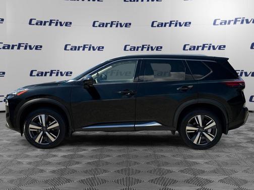 Super Black 2023 Nissan Rogue SL