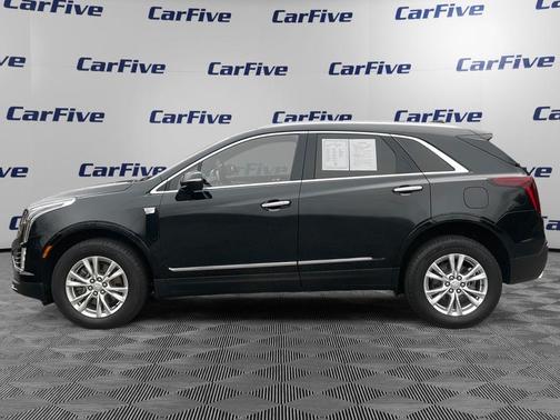 Stellar Black Metallic 2021 Cadillac XT5 Luxury
