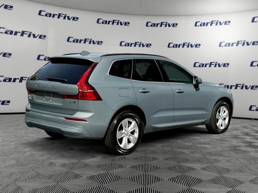 2022 Volvo XC60 B5 Momentum