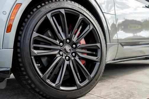 Argent Silver Metallic 2026 Cadillac LYRIQ V