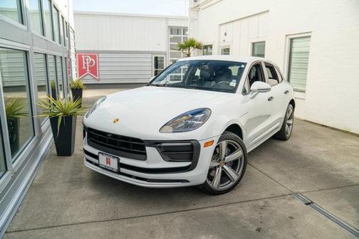 2022 Porsche Macan Base