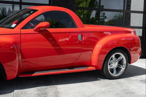 Redline Red 2005 Chevrolet SSR LS
