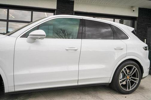 Carrara White Metallic 2020 Porsche Cayenne Turbo