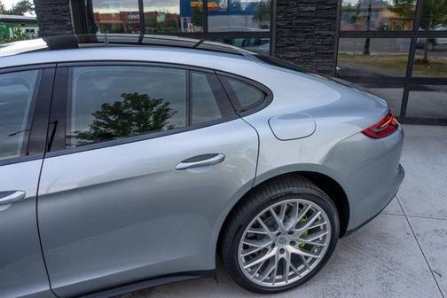 2018 Porsche Panamera 4