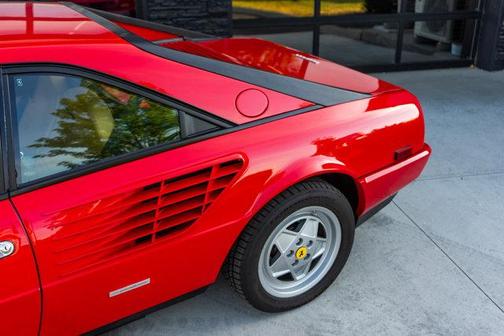 1987 Ferrari Mondial 3.2