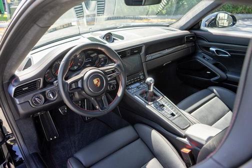 2018 Porsche 911 Carrera 4S