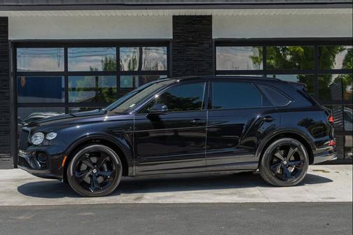 Onyx 2022 Bentley Bentayga V8