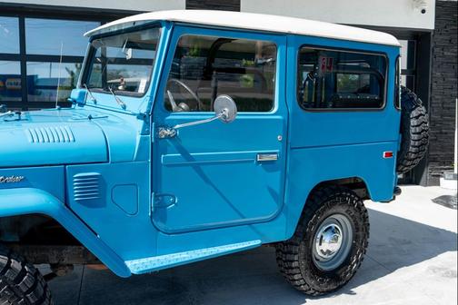 Sky Blue 1976 Toyota Land Cruiser Base