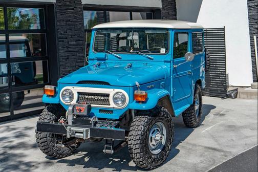 Sky Blue 1976 Toyota Land Cruiser Base