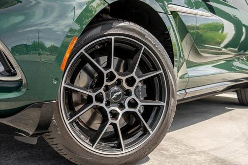 Aston Martin Racing Green 2021 Aston Martin DBX AWD