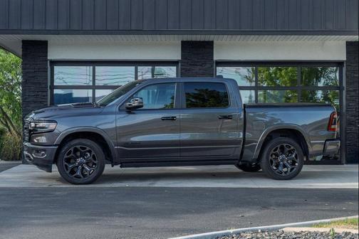 Granite Crystal Metallic Clearcoat 2023 RAM 1500 Limited
