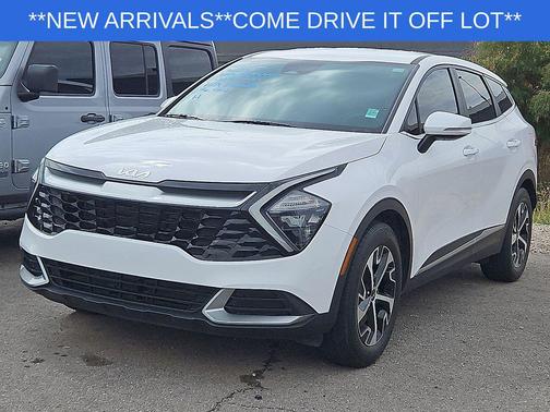 Glacial White Pearl 2023 Kia Sportage EX
