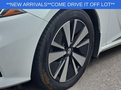 Pearl White Tricoat 2019 Nissan Altima 2.5 SV