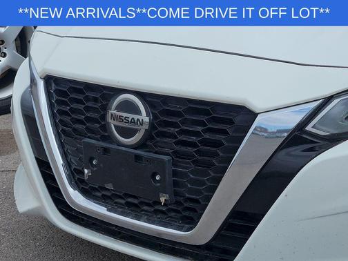 Pearl White Tricoat 2019 Nissan Altima 2.5 SV