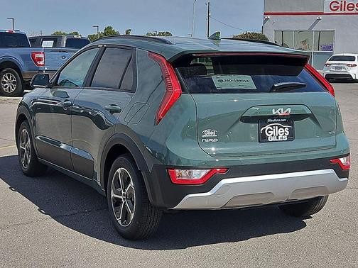 Cityscape Green 2026 Kia Niro EX