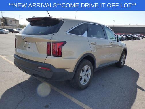 Crystal Beige 2021 Kia Sorento LX