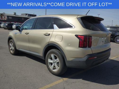 Crystal Beige 2021 Kia Sorento LX