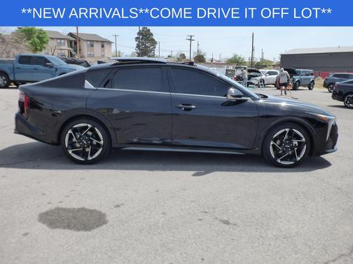 Aurora Black Pearl 2025 Kia K4 GT-Line