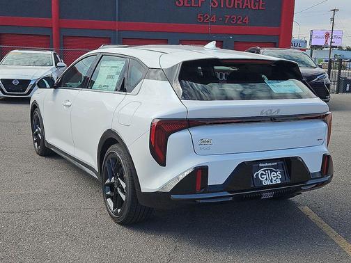 Snow White Pearl 2026 Kia K4 GT-Line Turbo
