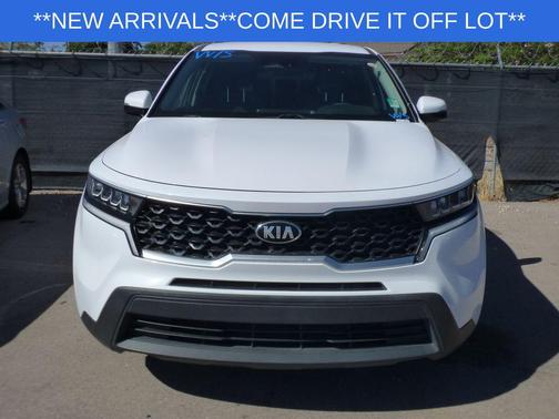 Glacial White Pearl 2021 Kia Sorento LX