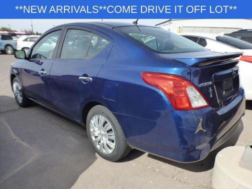 Deep Blue Pearl 2019 Nissan Versa 1.6 SV