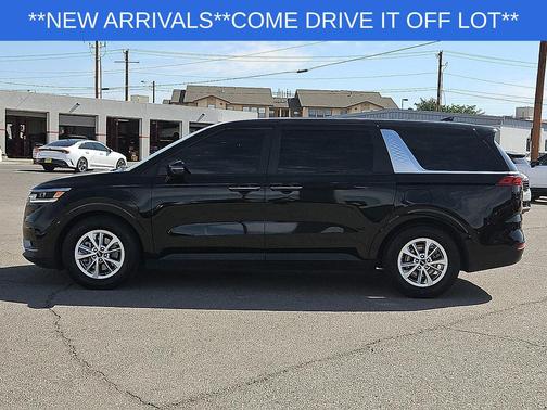 Aurora Black 2022 Kia Carnival LXS
