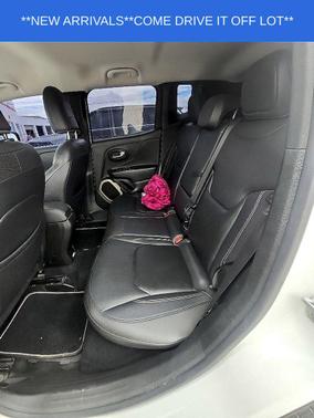 Alpine White 2016 Jeep Renegade Limited
