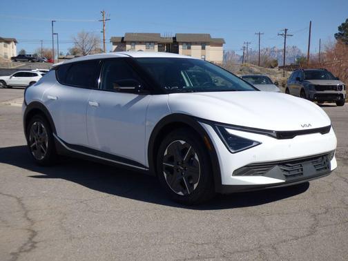 Glacier White Pearl 2025 Kia EV6 Light