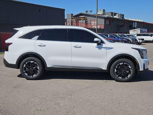 White Pearl 2026 Kia Sorento S