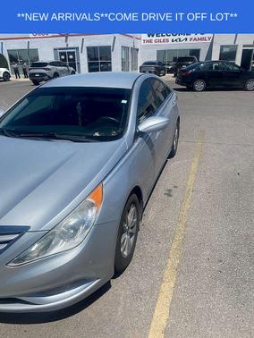 Radiant Silver Metallic 2013 Hyundai SONATA GLS