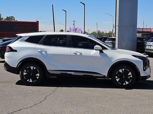 Snow White Pearl 2026 Kia Sportage Hybrid LX