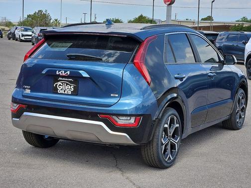 Mineral Blue 2025 Kia Niro Touring