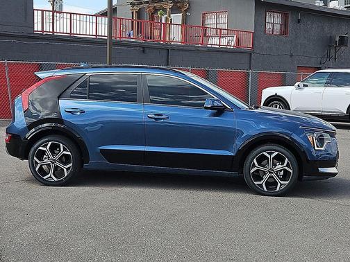 Mineral Blue 2025 Kia Niro Touring