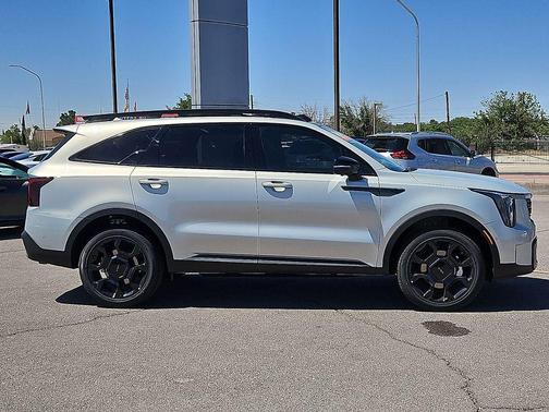 Ivory Silver 2026 Kia Sorento SX
